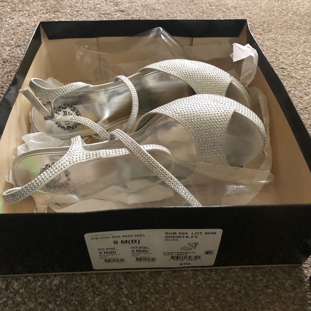 L. Miller Silver Heels - Picture 2 of 4